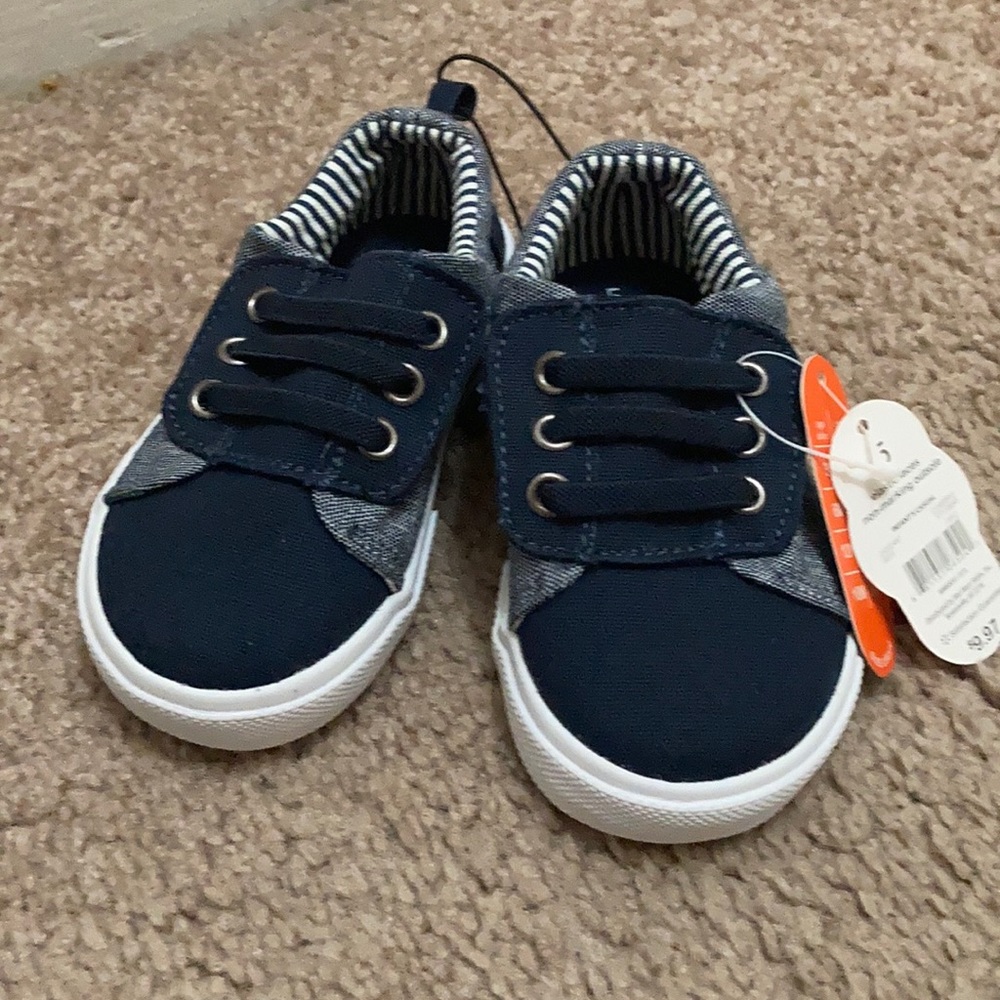 Boys shoes